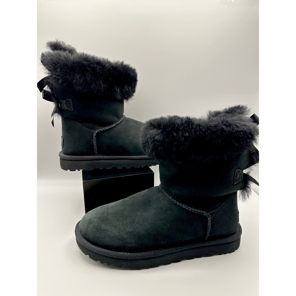 UGG Bailey Bow II Boots Womens 7 Black Suede Sheepskin 1016225